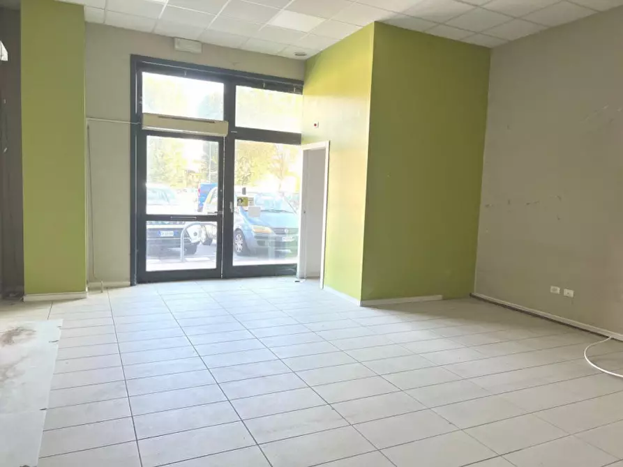 Immagine 1 di Negozio in vendita  in Via Savena Superiore, N. 19 a Minerbio