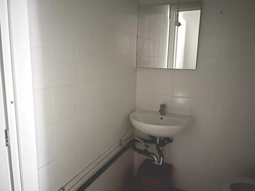 Immagine 4 di Negozio in vendita  in Via Savena Superiore, N. 19 a Minerbio