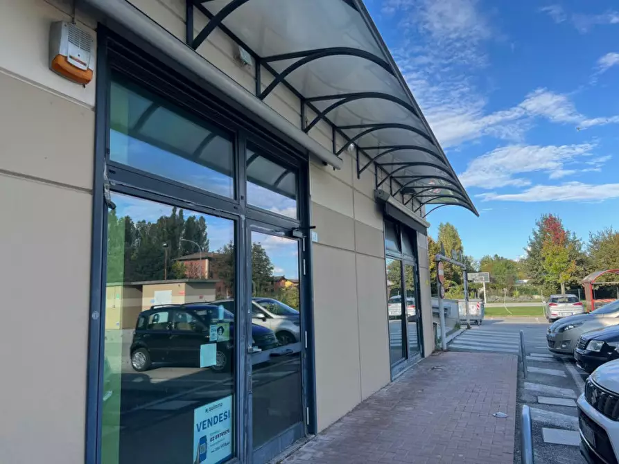 Immagine 5 di Negozio in vendita  in Via Savena Superiore, N. 19 a Minerbio