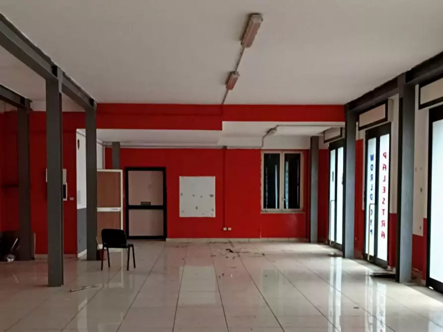 Immagine 2 di Negozio in vendita  in Corso Umberto I, N. snc a Alvignano
