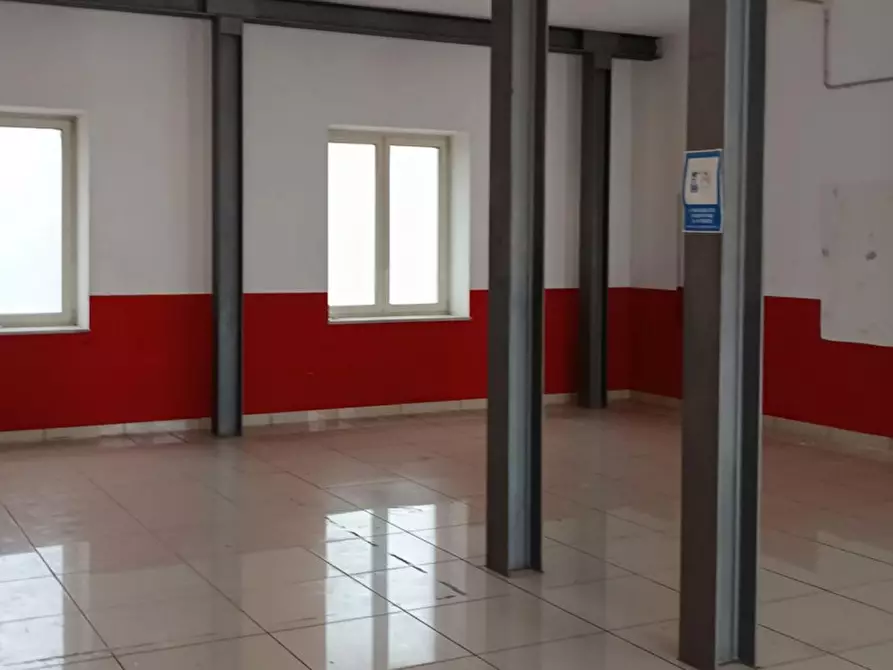 Immagine 3 di Negozio in vendita  in Corso Umberto I, N. snc a Alvignano