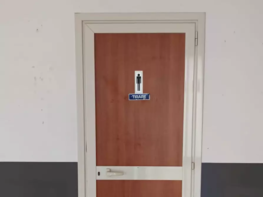 Immagine 5 di Negozio in vendita  in Corso Umberto I, N. snc a Alvignano