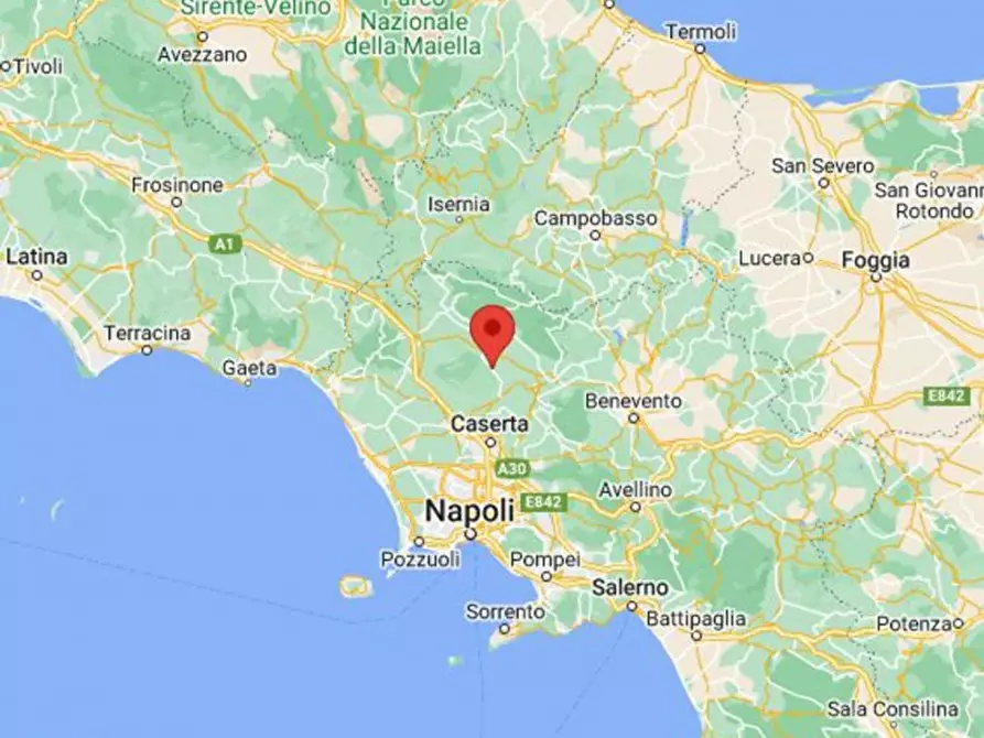 Immagine 13 di Negozio in vendita  in Corso Umberto I, N. snc a Alvignano