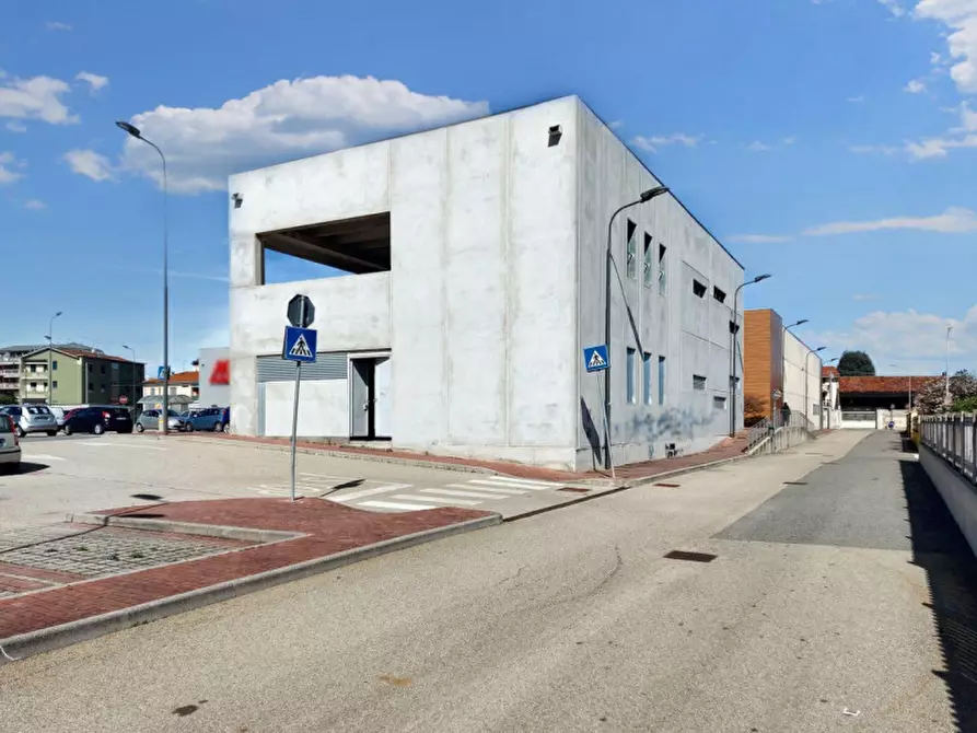 Immagine 9 di Capannone industriale in vendita  in Piazza Alleati, N. 8 a Cigliano