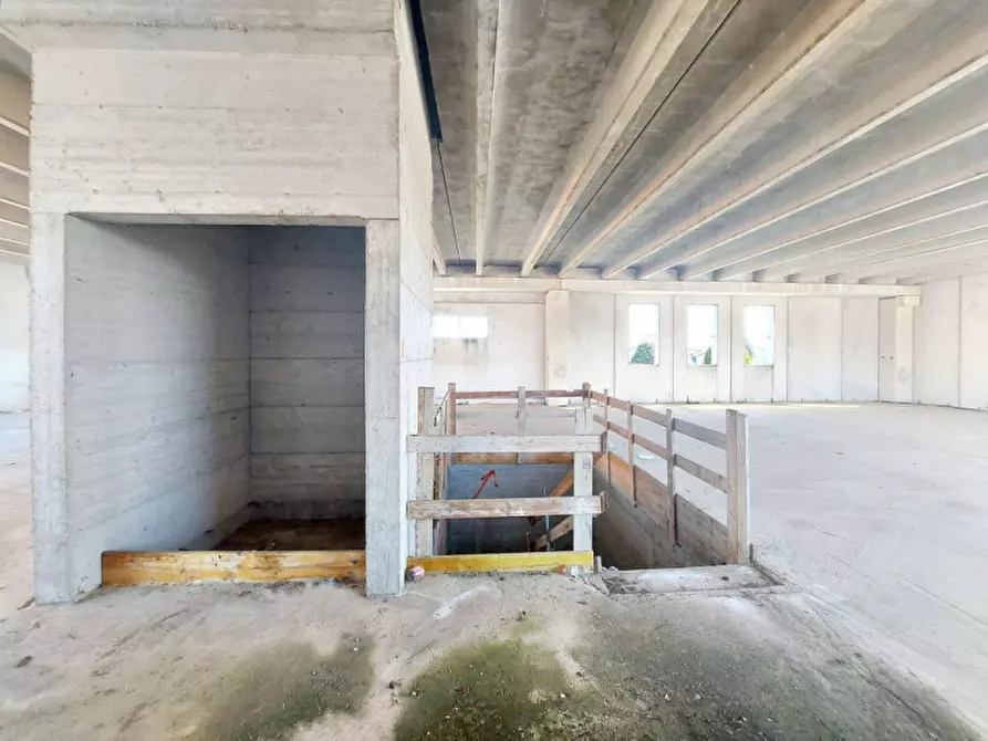 Immagine 15 di Capannone industriale in vendita  in Piazza Alleati, N. 8 a Cigliano