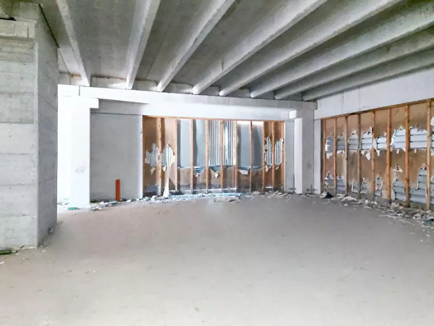 Immagine 20 di Capannone industriale in vendita  in Piazza Alleati, N. 8 a Cigliano