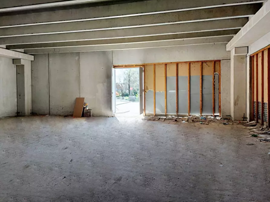 Immagine 22 di Capannone industriale in vendita  in Piazza Alleati, N. 8 a Cigliano