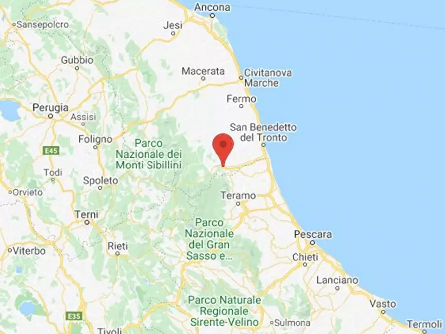 Immagine 14 di Negozio in vendita  in Via Perugia, N. 35 a Ascoli Piceno