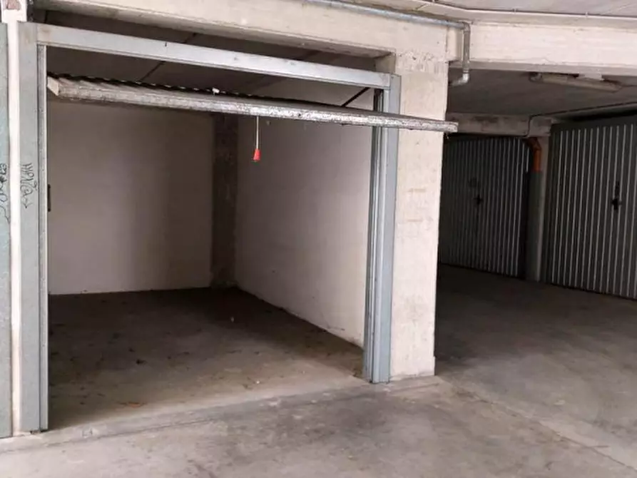 Immagine 4 di Posto auto in vendita  in Via dei Giardinetti, N. 158 a Roma