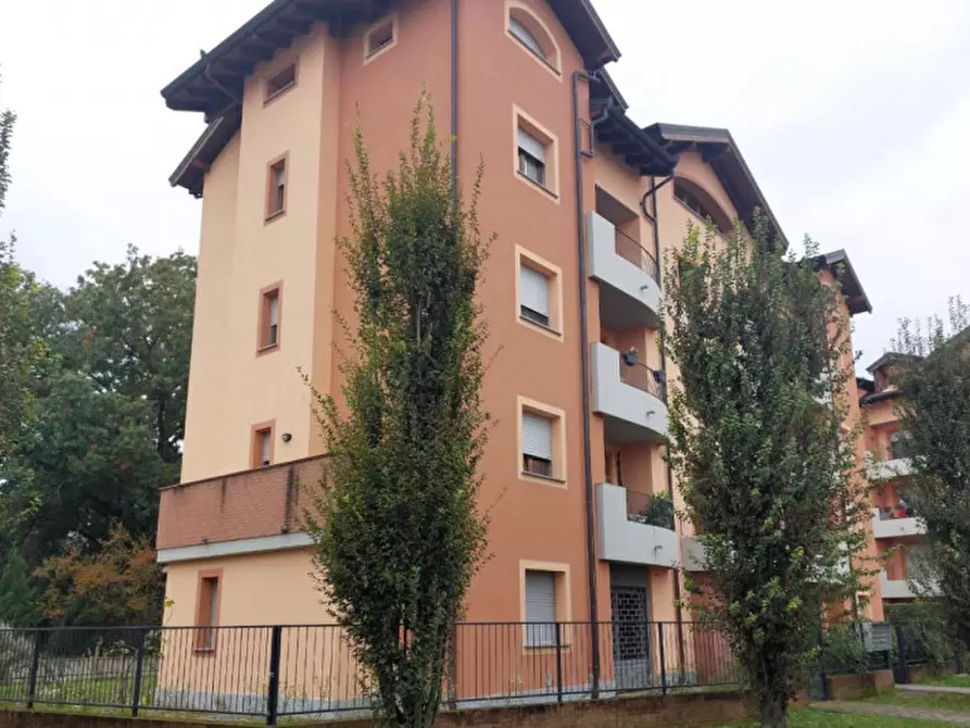 Immagine 12 di Negozio in vendita  in Via Poscallo, N. 1 a Abbiategrasso