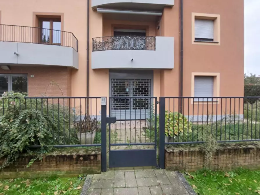 Immagine 14 di Negozio in vendita  in Via Poscallo, N. 1 a Abbiategrasso