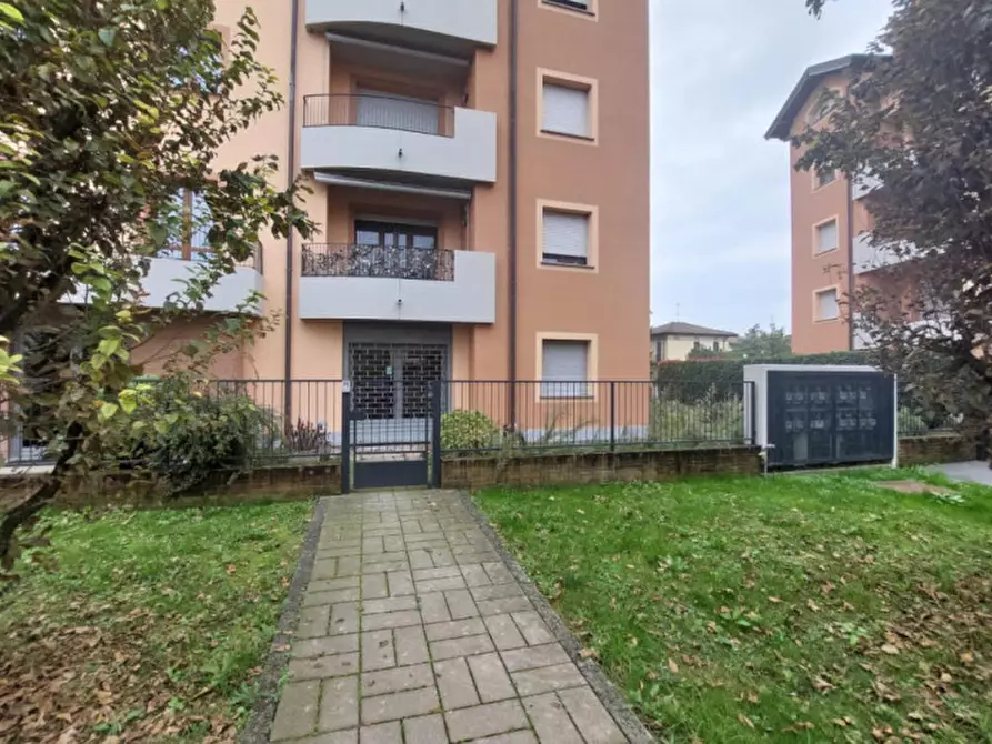 Immagine 15 di Negozio in vendita  in Via Poscallo, N. 1 a Abbiategrasso