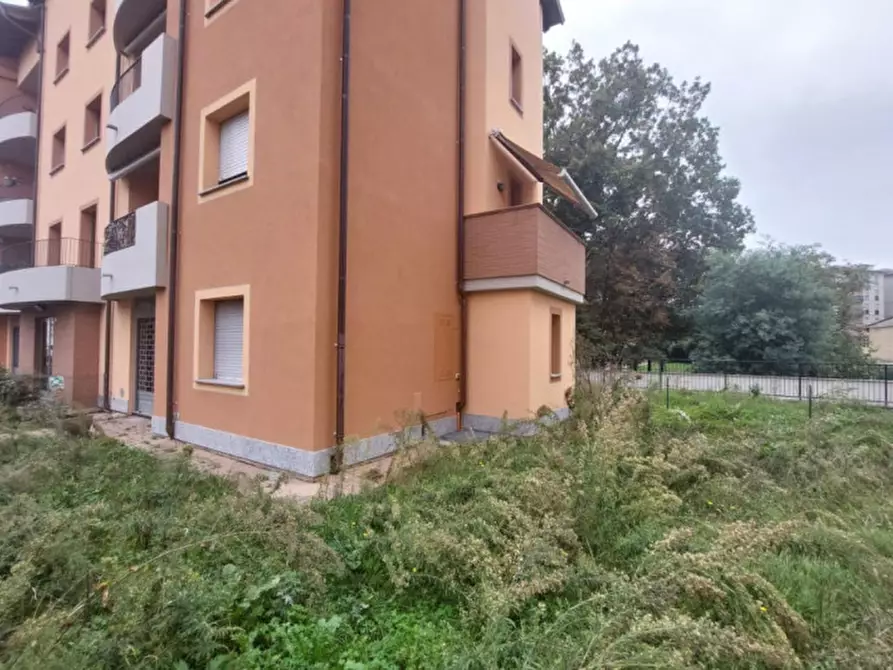 Immagine 17 di Negozio in vendita  in Via Poscallo, N. 1 a Abbiategrasso