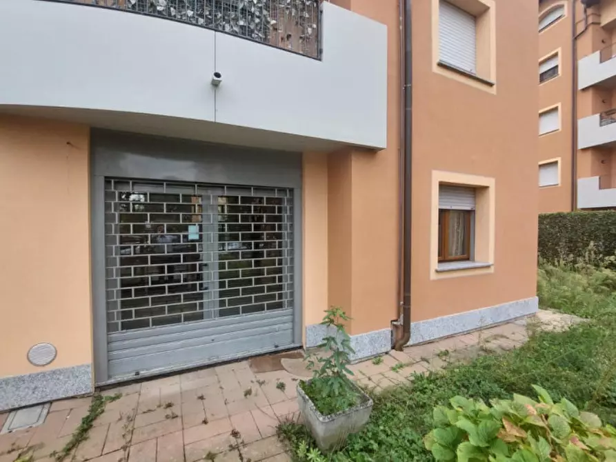 Immagine 19 di Negozio in vendita  in Via Poscallo, N. 1 a Abbiategrasso