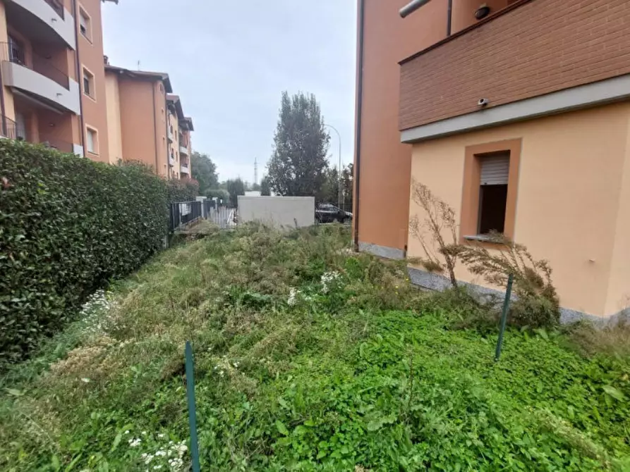 Immagine 20 di Negozio in vendita  in Via Poscallo, N. 1 a Abbiategrasso