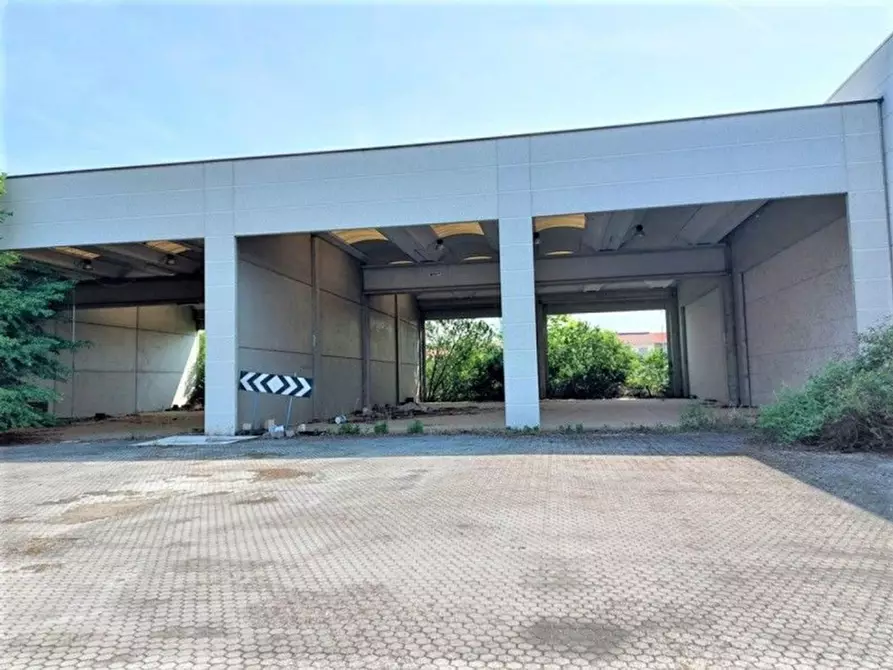 Immagine 2 di Capannone industriale in vendita  in via Pietro Buscaglia angolo Via Strada Nuova, N. snc a Vigevano