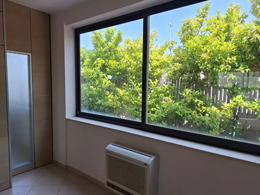 Immagine 5 di Ufficio in affitto  in Viale Caduti di Nassiriya, 70124 Bari BA, Italia a Bari