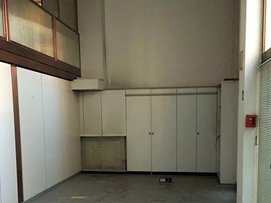 Immagine 5 di Ufficio in vendita  in Piazza Alcide De Gasperi, N. 34 a Padova