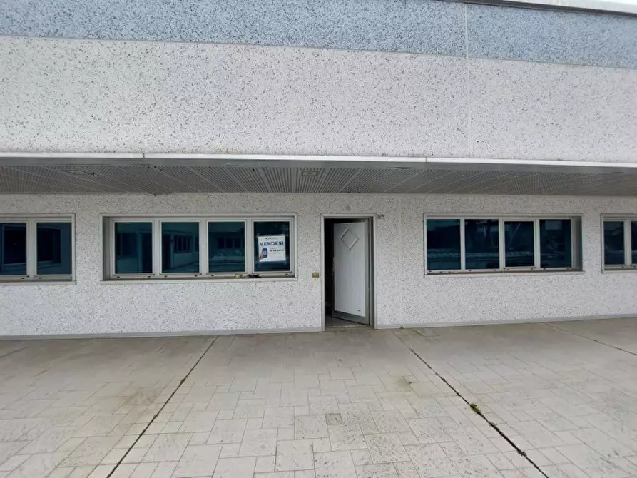 Immagine 10 di Negozio in vendita  in Via Magistrini, 3, 40013 Castel Maggiore BO, Italia a Castel Maggiore