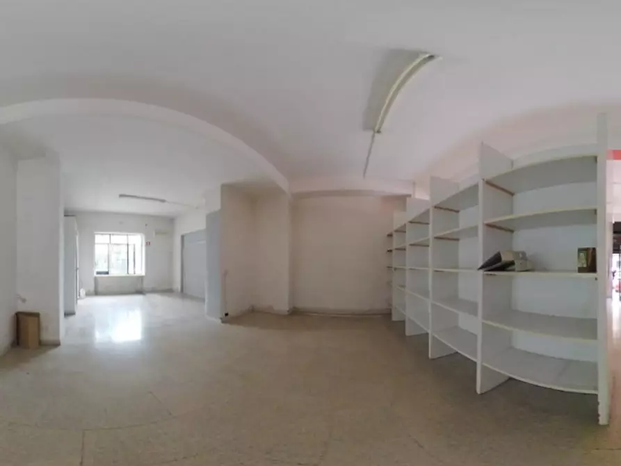 Immagine 2 di Negozio in vendita  in Via Marittima, N. 365 a Frosinone