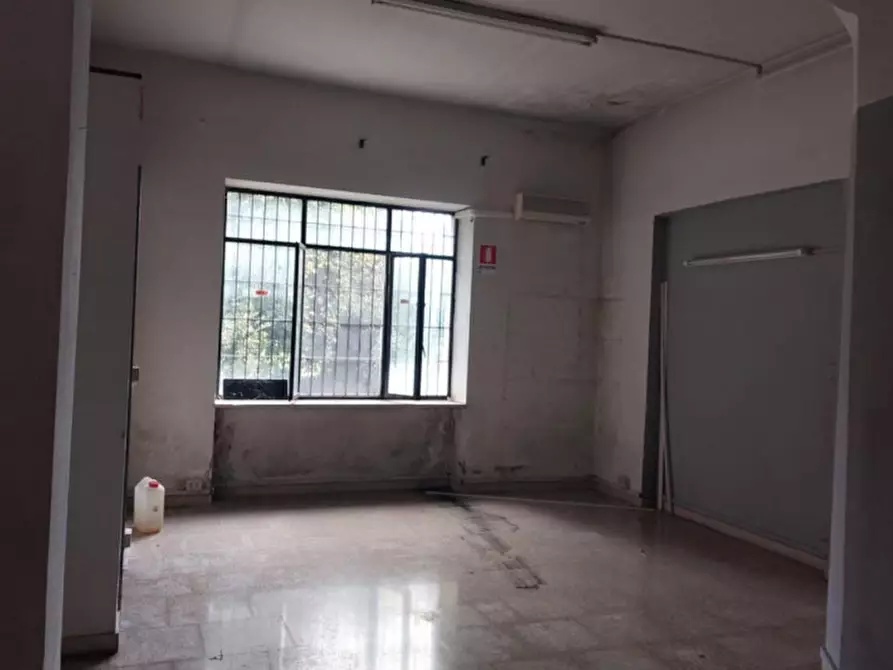 Immagine 3 di Negozio in vendita  in Via Marittima, N. 365 a Frosinone