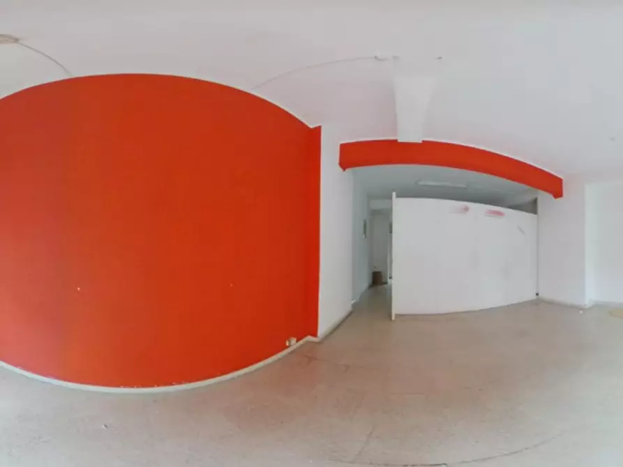 Immagine 4 di Negozio in vendita  in Via Marittima, N. 365 a Frosinone