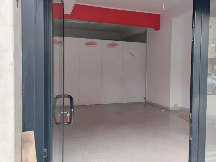 Immagine 6 di Negozio in vendita  in Via Marittima, N. 365 a Frosinone