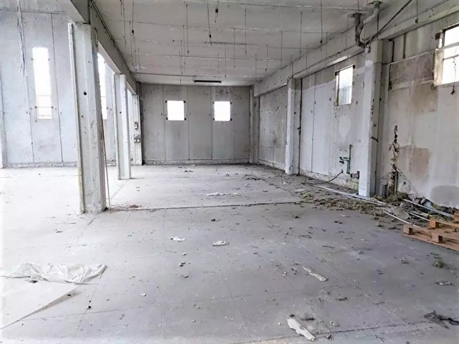 Immagine 11 di Capannone industriale in vendita  in Via Galileo Galilei, N. 8/10 a Cilavegna