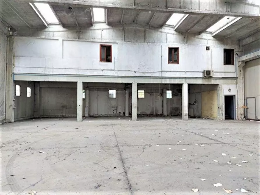 Immagine 12 di Capannone industriale in vendita  in Via Galileo Galilei, N. 8/10 a Cilavegna