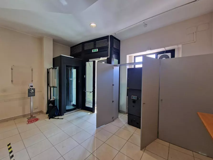 Immagine 4 di Ufficio in vendita  in P.za S. Giuseppe, 8, 95040 Mazzarrone CT, Italia a Mazzarrone