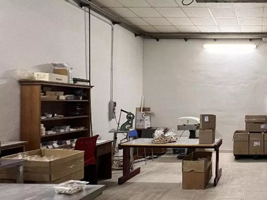 Immagine 12 di Capannone industriale in vendita  in Via Dei Funari, N. 1/3 a Orvieto