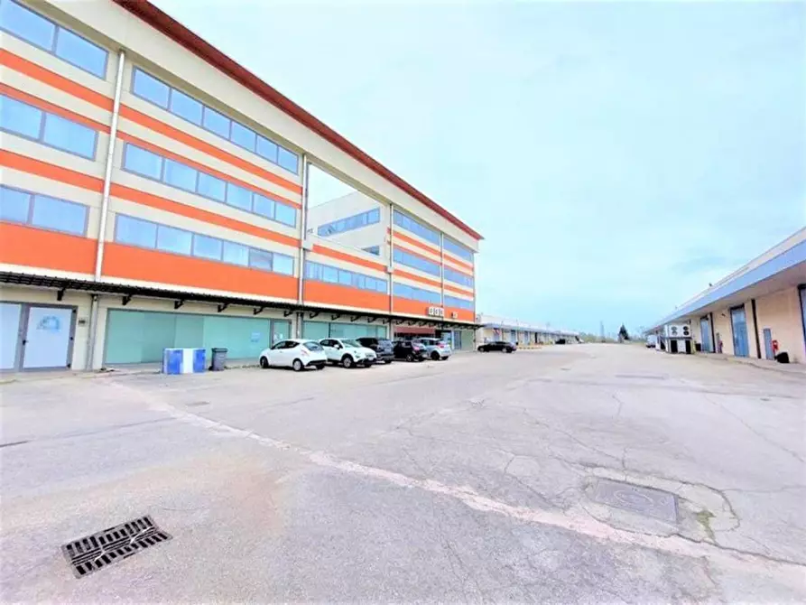 Immagine 2 di Attività commerciale in vendita  in Via Padre Ugolino Frasca, N. snc a Chieti