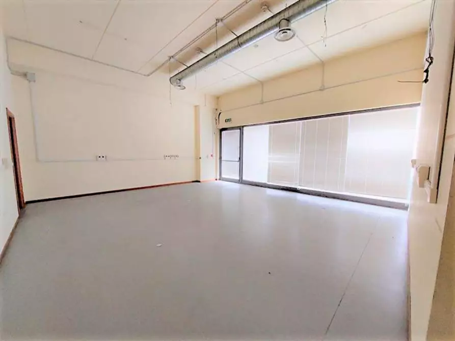 Immagine 9 di Attività commerciale in vendita  in Via Padre Ugolino Frasca, N. snc a Chieti