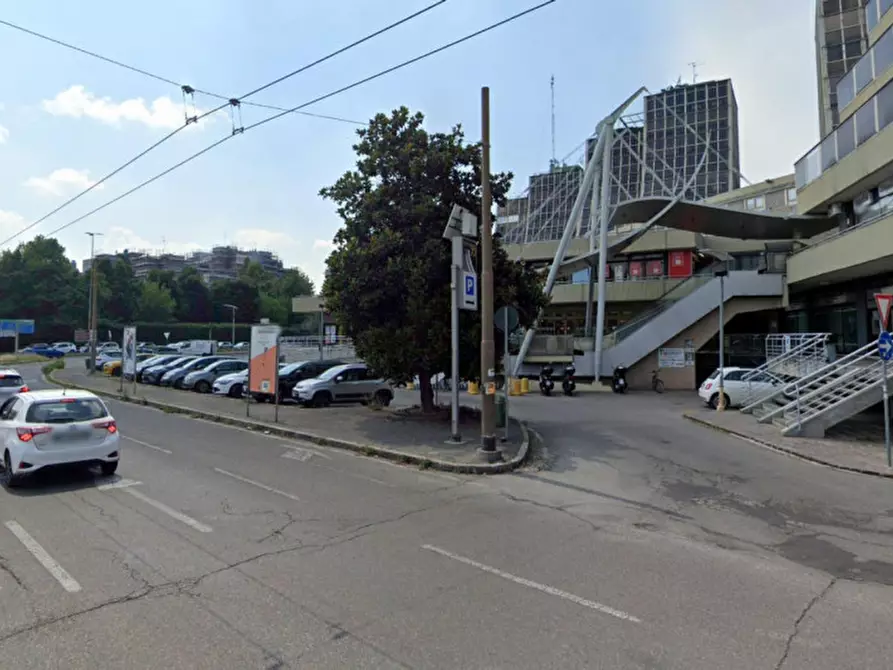 Immagine 4 di Negozio in vendita  in Via Pietro Giardini, N. 474 a Modena