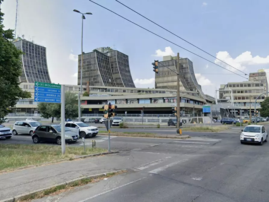 Immagine 5 di Negozio in vendita  in Via Pietro Giardini, N. 474 a Modena