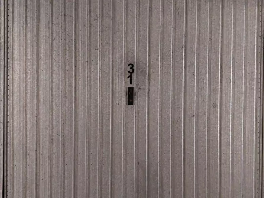 Immagine 1 di Posto auto in vendita  in Via dei Giardinetti, N. 158 a Roma