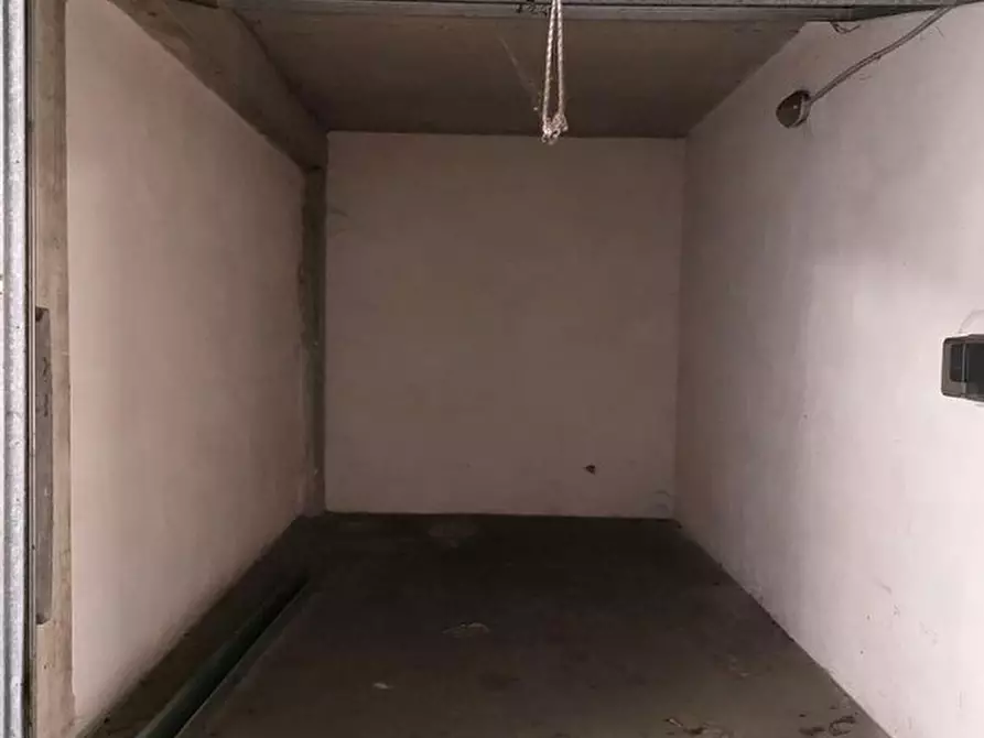 Immagine 2 di Posto auto in vendita  in Via dei Giardinetti, N. 158 a Roma