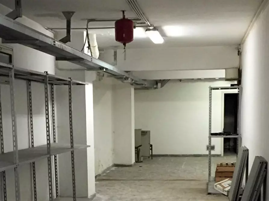 Immagine 5 di Ufficio in vendita  in Via dei Carabinieri, N. 30 a Livorno