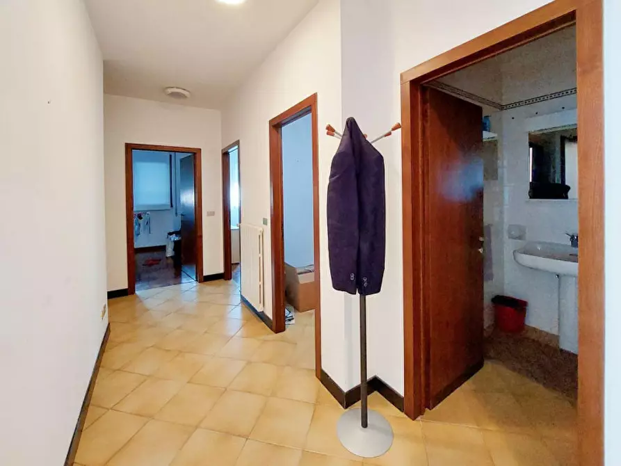 Immagine 3 di Appartamento in vendita  in Via IV Novembre, N. 1 a Chiuro