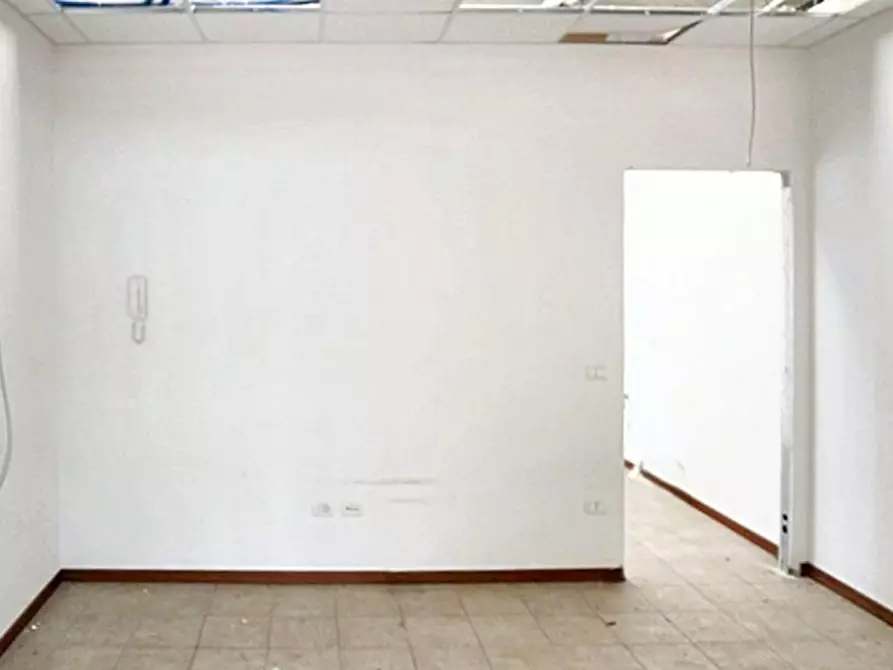 Immagine 6 di Ufficio in vendita  in Via del Consorzio, N. 39 a Falconara Marittima