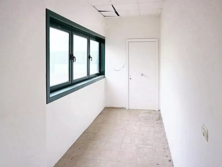 Immagine 7 di Ufficio in vendita  in Via del Consorzio, N. 39 a Falconara Marittima