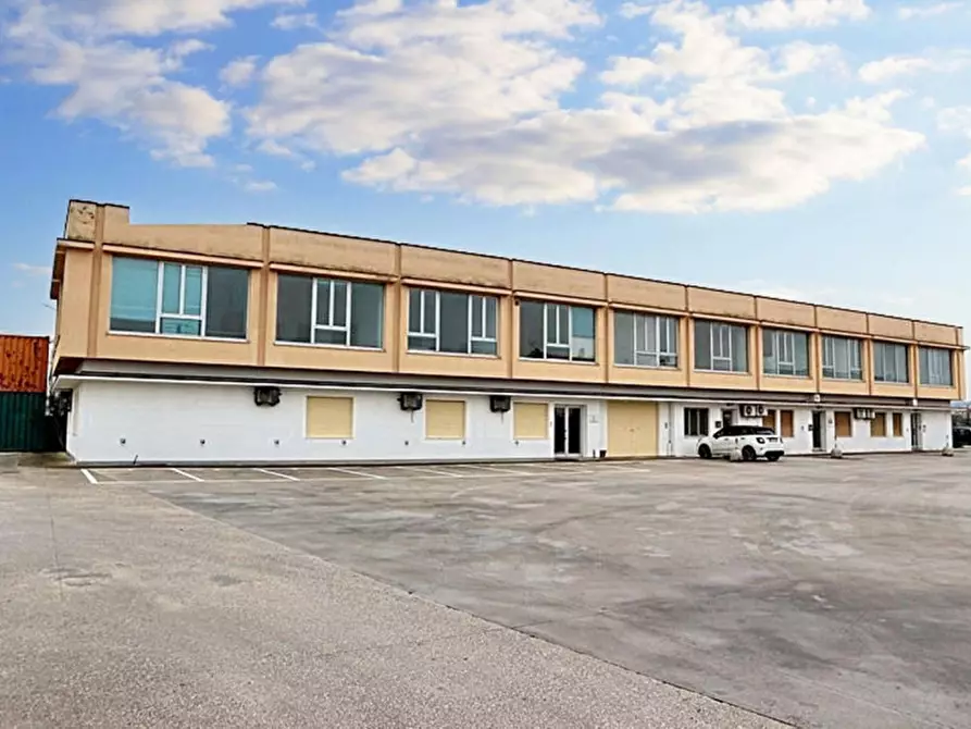 Immagine 11 di Ufficio in vendita  in Via del Consorzio, N. 39 a Falconara Marittima