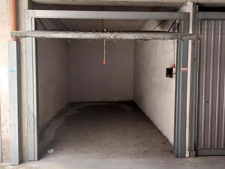 Immagine 2 di Posto auto in vendita  in Via dei Giardinetti, N. 158 a Roma