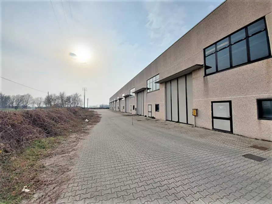 Immagine 4 di Capannone industriale in vendita  in Strada provinciale 27, N. 16 a Maleo