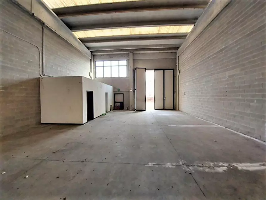 Immagine 8 di Capannone industriale in vendita  in Strada provinciale 27, N. 16 a Maleo