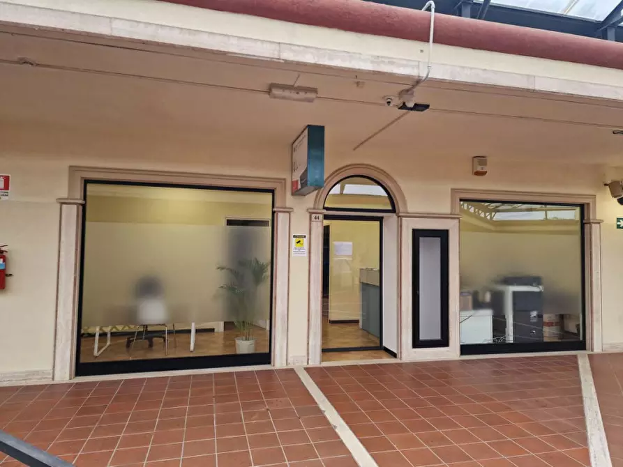 Immagine 6 di Negozio in vendita  in Centro commerciale Anteo, N. snc a Anzio