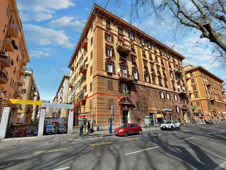 Immagine 1 di Ufficio in vendita  in Corso Sardegna, N. 74 a Genova