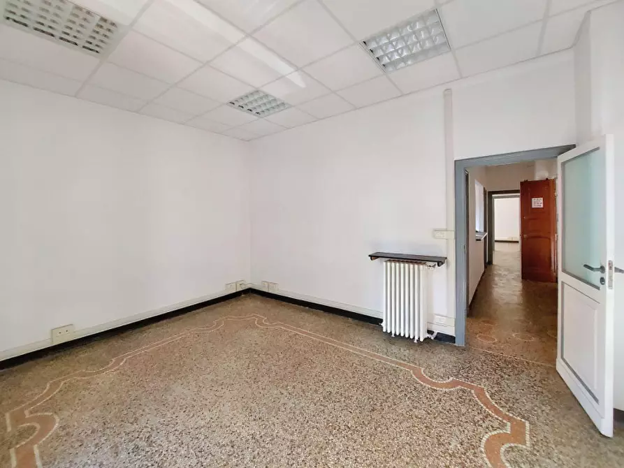 Immagine 8 di Ufficio in vendita  in Corso Sardegna, N. 74 a Genova