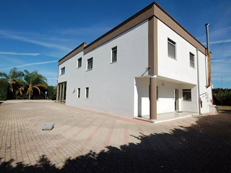 Immagine 2 di Capannone industriale in vendita  in Via Girolamo Fracastoro, N. 2 a Brindisi