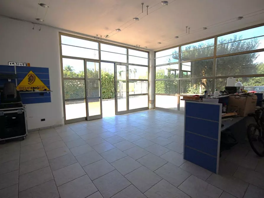 Immagine 6 di Capannone industriale in vendita  in Via Girolamo Fracastoro, N. 2 a Brindisi